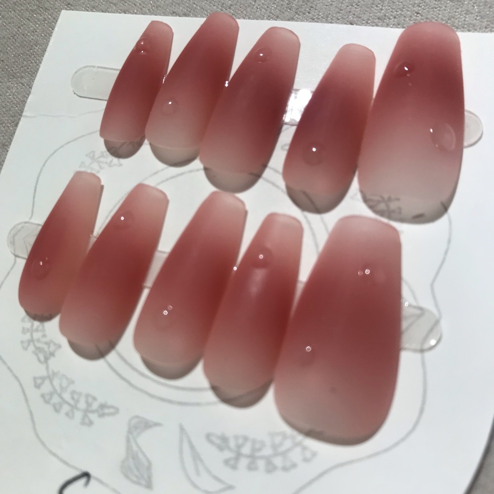 Handmade press-on nails - Picture 3 of 5